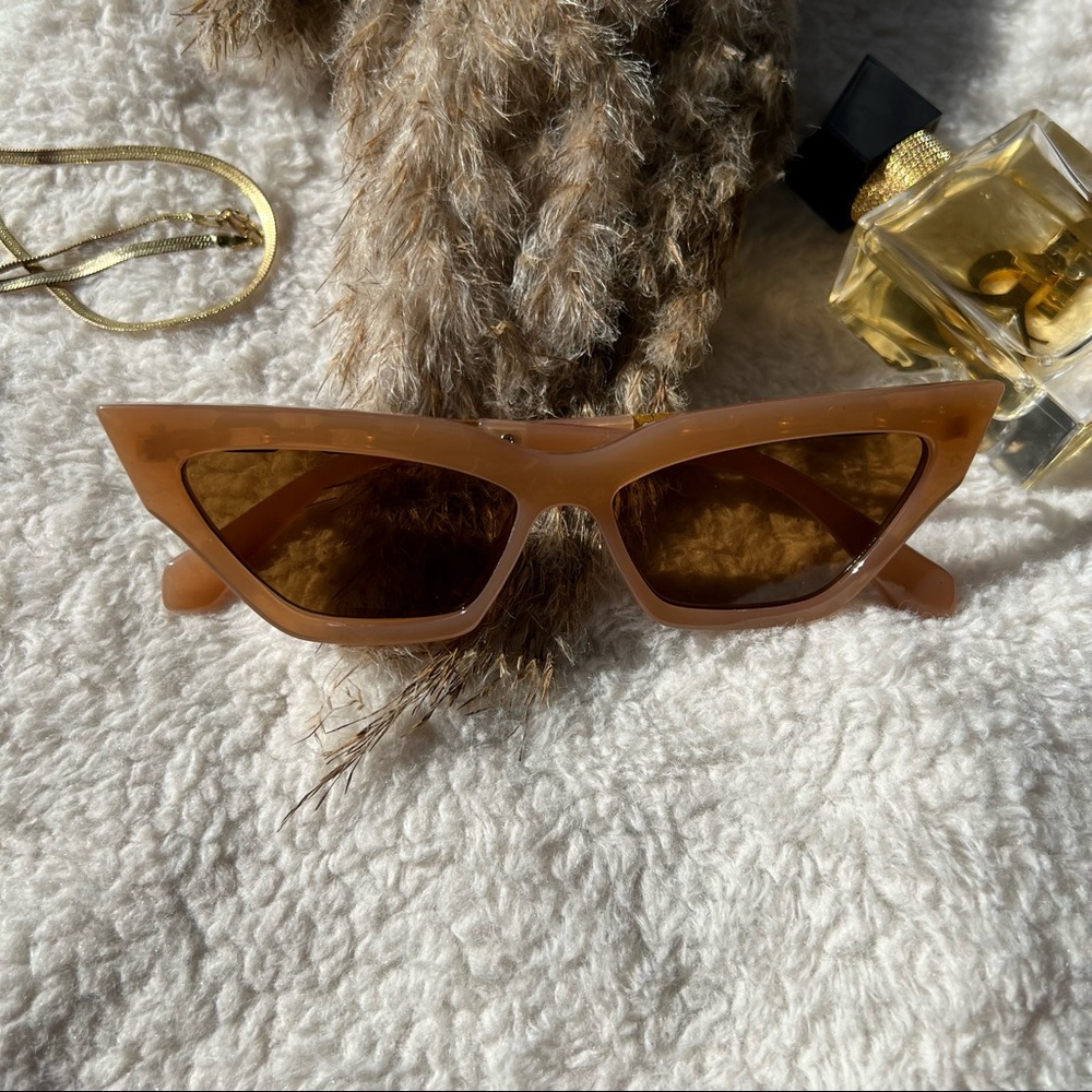 Tan Cat Eye Sunglasses